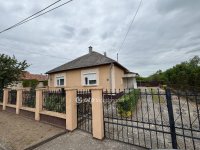 Eladó családi ház, Beszterecén 15.9 M Ft, 3 szobás