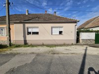 Eladó ikerház, Pápán 32 M Ft, 2+1 szobás / költözzbe.hu