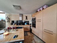 Eladó családi ház, Pécsett 135 M Ft, 4 szobás