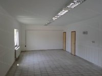 Kiadó üzlethelyiség, Komáromban 180 E Ft / hó, 2 szobás
