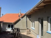 Eladó családi ház, Pécsett 81.9 M Ft, 3 szobás
