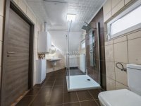 Eladó családi ház, Vecsésen 149 M Ft, 5 szobás