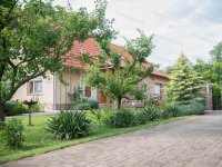 Kiadó családi ház, albérlet, Balatonakarattyán 480 E Ft / hó