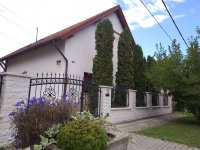 Eladó családi ház, Kismaroson 109.5 M Ft, 7+1 szobás