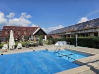 Eladó hotel, Bakson 349 M Ft, 20+5 szobás / költözzbe.hu