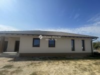 Eladó családi ház, Kecskeméten 116.9 M Ft, 4 szobás