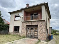 Eladó családi ház, Pécsett, Komlói úton 34.9 M Ft, 5 szobás